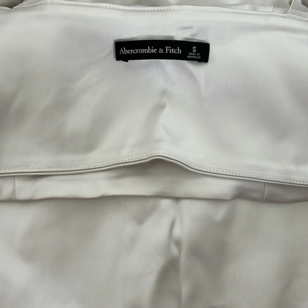 Abercrombie & Fitch White Satin Crop Top and Mini Skirt Set - Picture 3 of 3